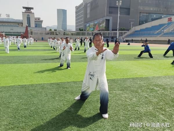2024年全国老年人太极拳健身大联动(西宁分会场)活动启动(图3) 2024年全国老年人太极拳健身大联动(西宁分会场)活动启动(图3)